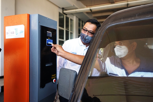 Terminal Intermoda Joyoboyo Mulai Berlakukan Uang Elektronik