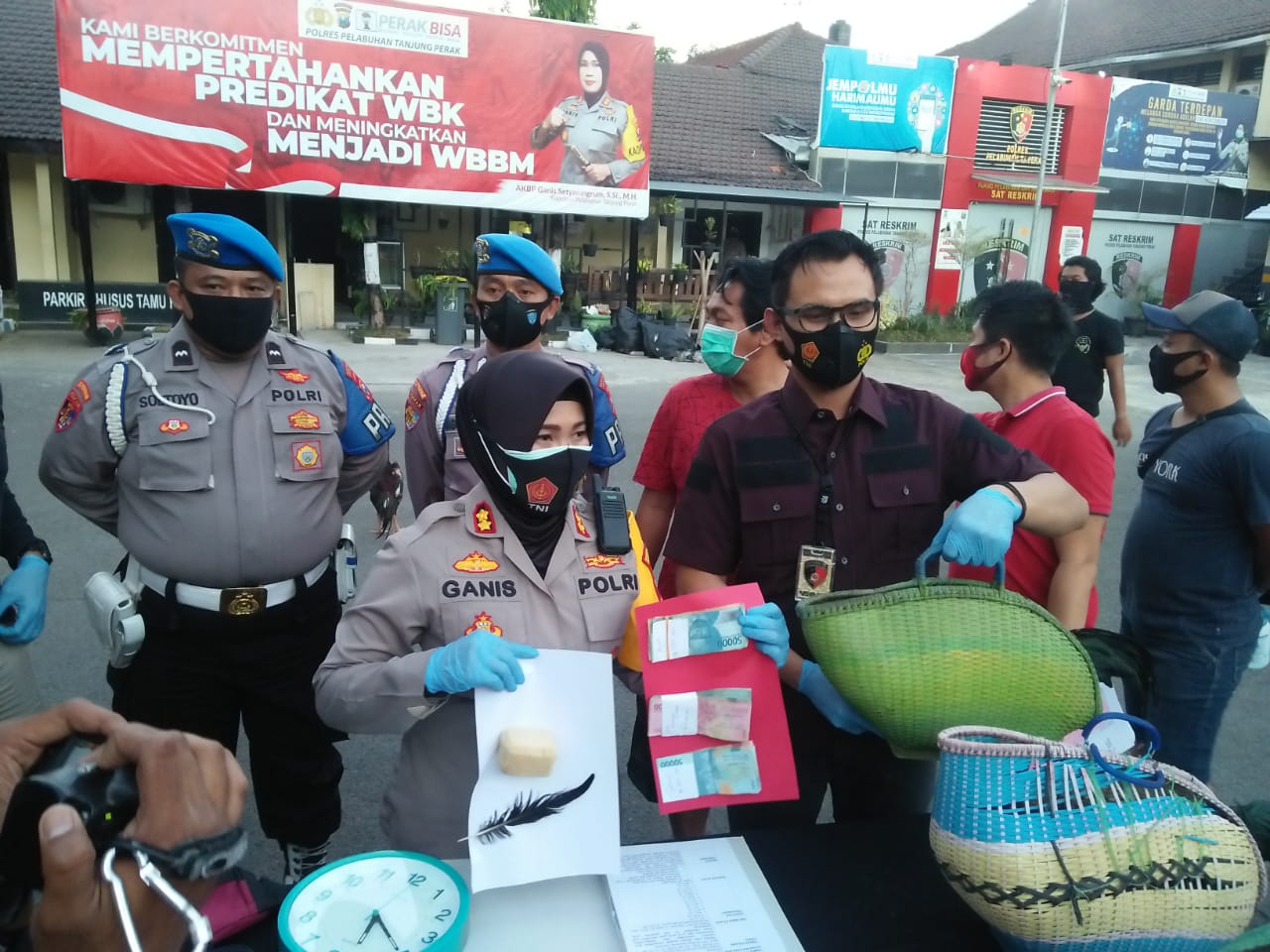 Satreskrim Polres Pelabuhan Tanjung Perak Berhasil Menggulung 14 Tersangka Sabung Ayam
