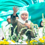 Hormat Maulid Nabi di PP Sabilun Najah Bojonegoro, Khofifah Didoakan KH Anwar Zahid untuk Dua Periode