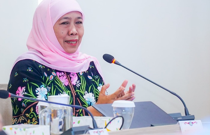 Khofifah : Kunci Kepemimpinan Transformatif di Deep Talks Unair