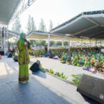 Khofifah Ajak Ibu-Ibu Bangun Ketahanan Keluarga di Harlah NU