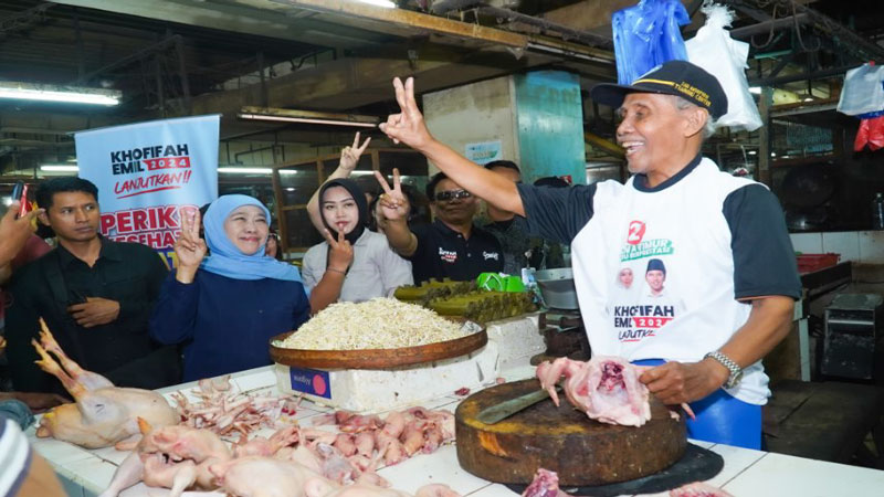 Dengar Keluhan Pedagang di Pasar Wonokromo, Khofifah Soroti Pentingnya Digitalisasi Pasar