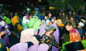 Khofifah Jatim Pertama yang Sahkan Perda dan Pergub Pesantren di Pengajian Hari Santri di Blitar