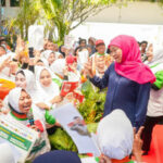 Direksi dan Karyawan Sekar Laut Sidoarjo Kompak Dukung Khofifah, Sebut Sosok Cagub Paling Ngayomi