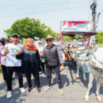 Khofifah Seru-seruan Belanja di Pasar Jumat Legi Sukodono Naik Delman, Cicipi Mochi dan Cenil Khas, Siap Dorong UMKM Naik Kelas Khofifah Seru-seruan Belanja di Pasar Jumat Legi Sukodono Naik Delman, Cicipi Mochi dan Cenil Khas, Siap Dorong UMKM Naik Kelas