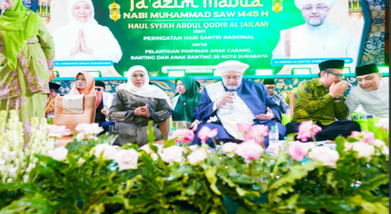 Khofifah dan Eri Cahyadi Hadiri Ta’dzim Maulid Nabi, Syekh Afeefuddin Doakan Khofifah