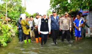 Khofifah Sukarelawan Jadi Garda Terdepan dalam Penanganan Bencana dan Kemiskinan