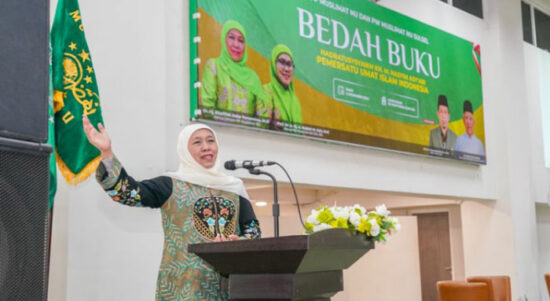Khofifah Apresiasi Buku Gus Kikin, Ketokohan KH Hasyim Asy’ari Sebagai Pemersatu Umat Islam