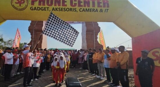 Wabup Lamongan Lepas Peserta Jalan Sehat di Tikung Sambut Hari Kemerdekaan, Ini Pesan Camat