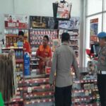 Polsek Tikung Intensifkan Patroli Dialogis Warga Lamongan Polsek Tikung Intensifkan Patroli Dialogis Warga Lamongan