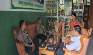 Kapolsek Tikung Gelar Patroli Dialogis di SMK Islam