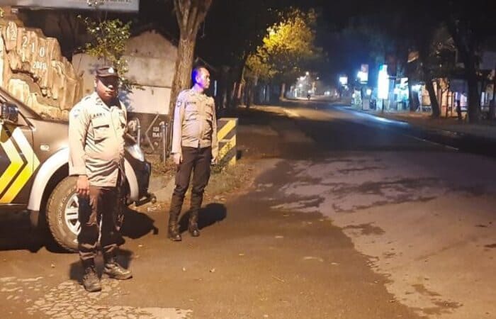 Patroli Blue Light, Polsek Tikung Sisir Perbatasan Cegah Kriminalitas