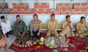 Kapolsek Tikung dan Camat Resmikan KDMP Desa Guminingrejo Kapolsek Tikung dan Camat Resmikan KDMP Desa Guminingrejo