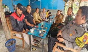 Polsek Tikung Dekatkan Diri ke Warga Lewat Dialogis Kamtibmas Polsek Tikung Dekatkan Diri ke Warga Lewat Dialogis Kamtibmas