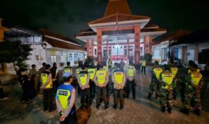 Apel Gabungan Siaga Tahun Baru 2026, Polsek Tikung Perkuat Keamanan di Malam Pergantian Tahun Apel Gabungan Siaga Malam Tahun Baru 2026 di Pendopo Kecamatan Tikung Lamongan