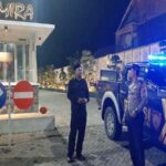 Patroli Blue Light Polsek Tikung Perketat Pengawasan Tengah Malam Petugas Polsek Tikung menyisir perbatasan dalam Patroli Blue Light dini hari.