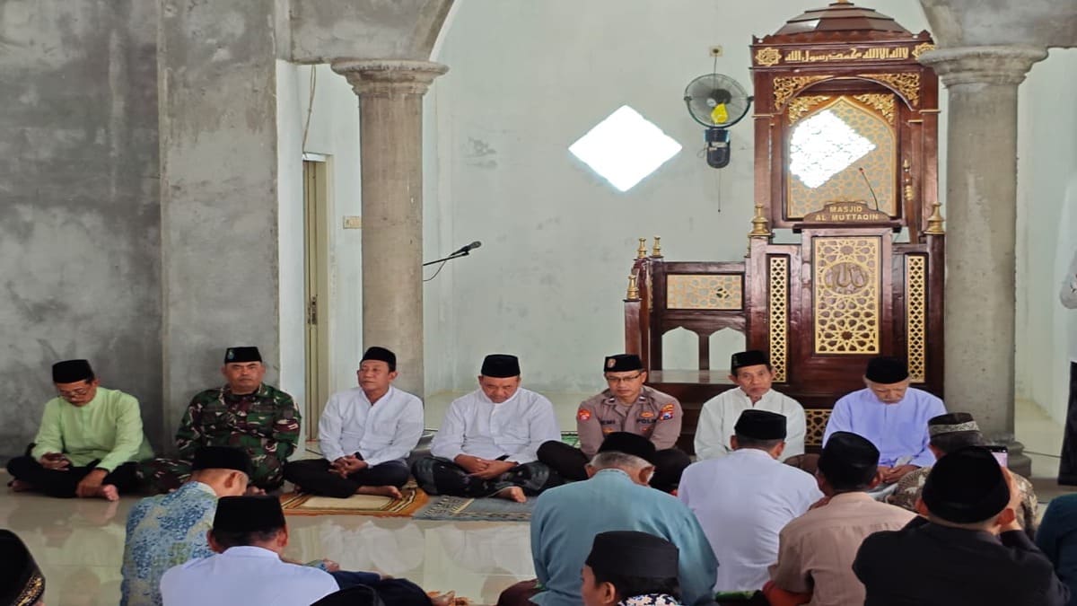 Forkopimcam Tikung dan MUI Serta Polsek Tikung  Gelar Safari Ramadhan 1447 H, Santuni Yatim di Masjid Al-Muttaqin