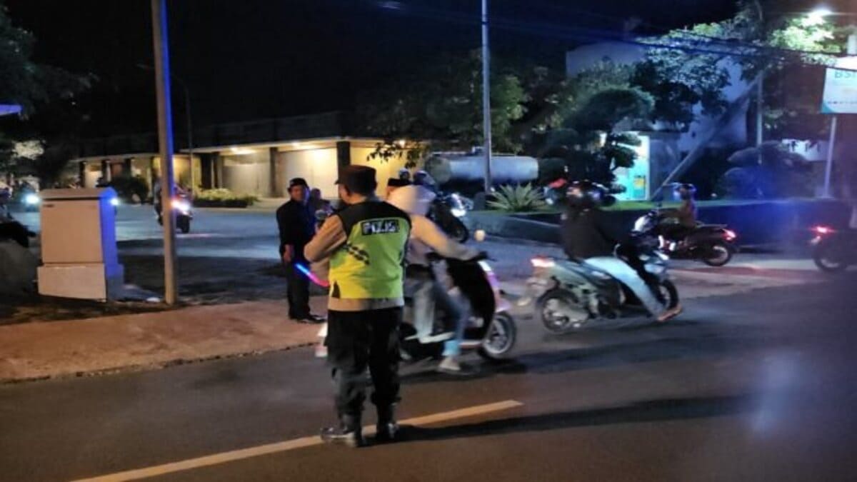 Polsek Tikung  Amankan Ibadah Ramadhan di Masjid Namira, 800 Jamaah Salat Tarawih Berlangsung Kondusif