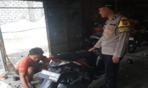 Polsek Tikung Gencarkan Sosialisasi Larangan Knalpot Brong Jelang Ramadhan Bhabinkamtibmas sosialisasikan larangan kenalpot brong di Tikung Lamongan