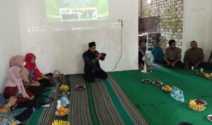 Polsek Tikung mengawal peresmian bedah rumah Baznas Lamongan di Botoputih.