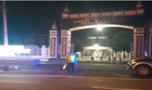 Kapolsek Tikung AKP Anang Purwo Widodo patroli subuh cegah curanmor di Lamongan