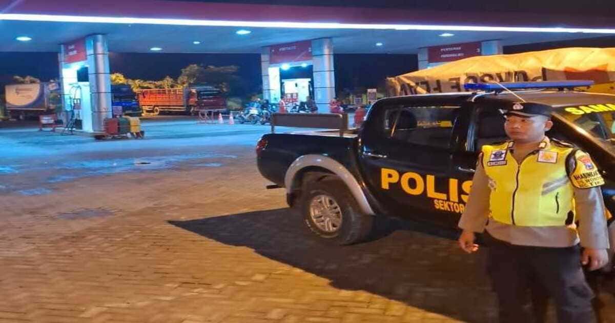 Polsek Tikung Sikat Rawan Malam,  Patroli Obvit 4C Sasar Bank hingga SPBU
