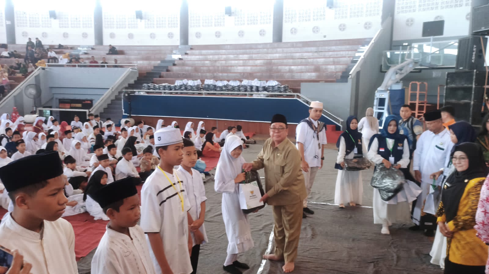 Gema Safari Ramadan di Magetan, Baznas Berikan Santunan 1.000 Anak Yatim