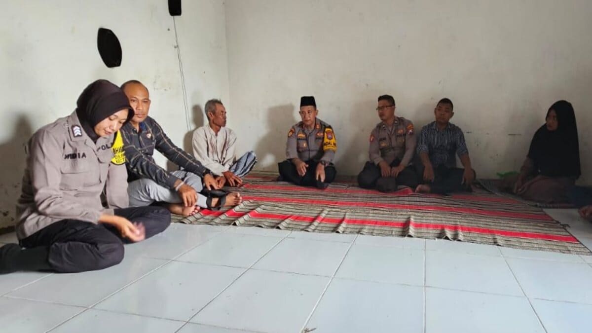 Kapolsek Tikung Datangi Rumah Korban Bunuh Diri di Pangumbulanadi