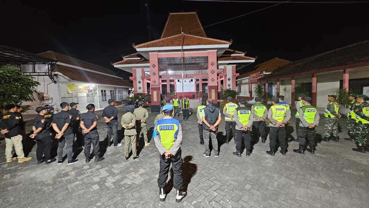 Kapolsek Tikung pimpin apel gabungan pengamanan malam takbir Idul Fitri 1447 H Lamongan