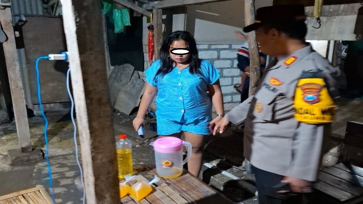 Polsek Tikung Amankan 8 Botol Miras dari Warung di Tambakrigadung