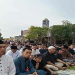 Jamaah Sholat Idul Fitri 2026 di Masjid Namira Tikung Lamongan dipadati ribuan umat