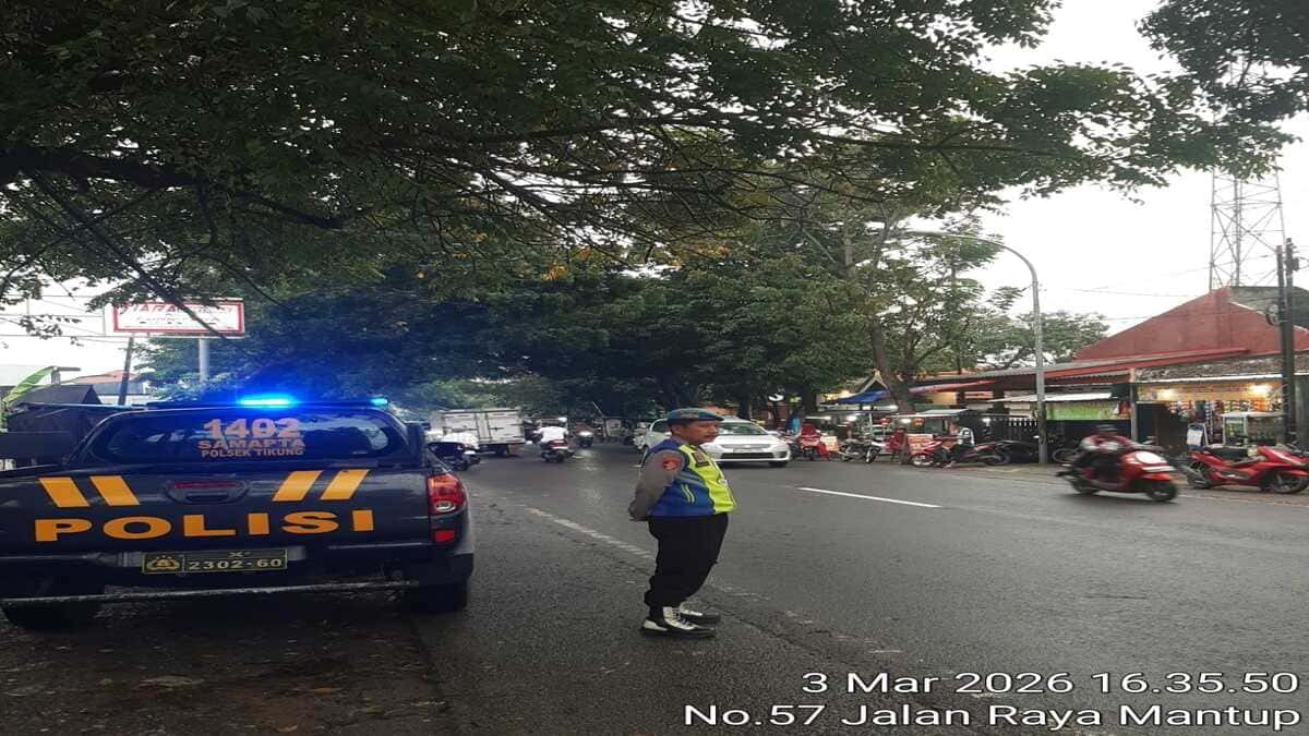 Polsek Tikung Patroli Ngabuburit Cegah Tawuran dan Balap Liar di Jalan Mantup